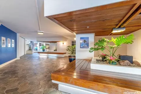 2463 Kuhio Ave #607, Honolulu, HI 96815