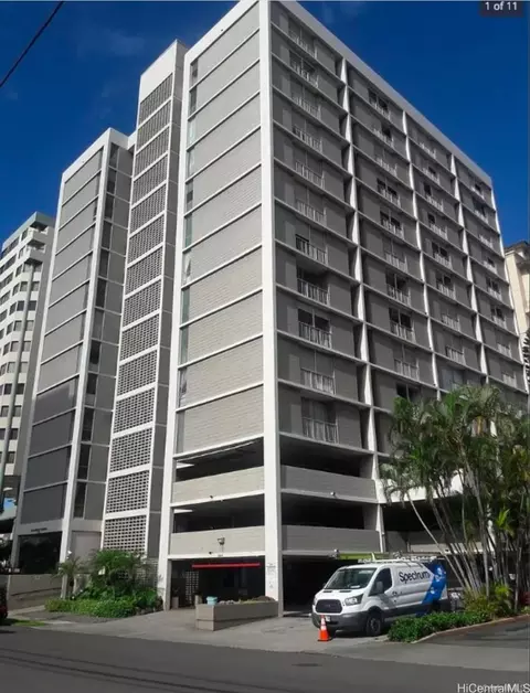 1226 Alexander St #607, Honolulu, HI 96826