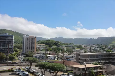 1226 Alexander St #607, Honolulu, HI 96826