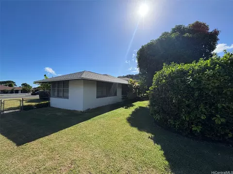 Exterior - 513 W Hind Dr, Honolulu, HI 96821 photo 5 of 6