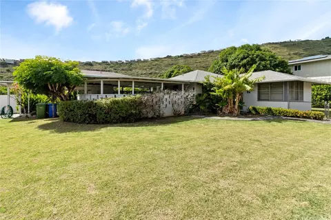 Exterior - 513 W Hind Dr, Honolulu, HI 96821 photo 2 of 6