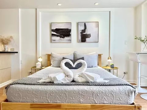 364 Seaside Ave #1107, Honolulu, HI 96815