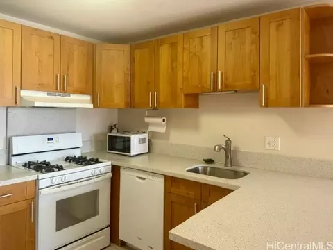 2452 Tusitala St #2010, Honolulu, HI 96815