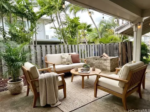 317 Opihikao Pl #432, Honolulu, HI 96825