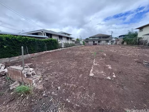 94-337 Paiwa St, Waipahu, HI 96797