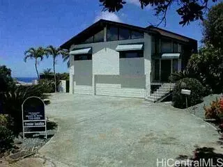 1573 Hoaaina St, Honolulu, HI 96821 photo 1