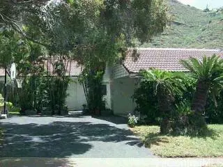 617 Ainapo St, Honolulu, HI 96825 photo 1