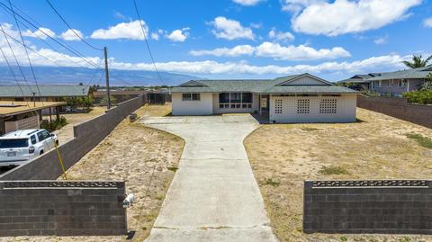 685 Holua Dr, Kahului, HI 96732