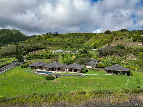 50 Lahaole Pl, Wailuku, HI 96793