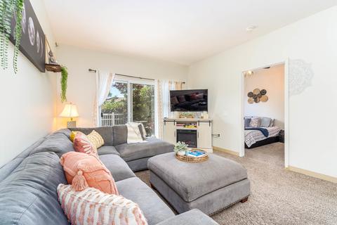 127 Punohu Ln #4, Lahaina, HI 96761