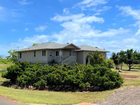 32 Paiaa Pl, Kaunakakai, HI 96748