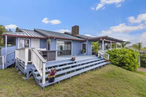 52 Holomakani Dr, Kula, HI 96790