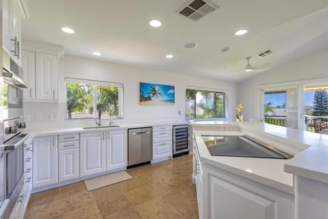104 Kualapa Pl #4, Lahaina, HI 96761