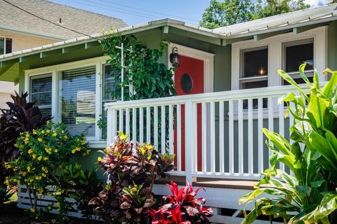 11 Lino Pl, Makawao, HI 96768