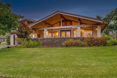 42 Aekai Pl, Lahaina, HI 96761