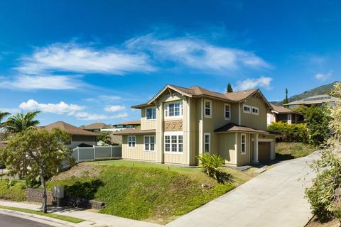 98 Kinohi Loa St, Wailuku, HI 96793