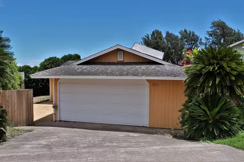 301 Olino Way, Makawao, HI 96768