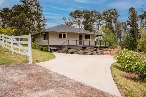 1042 Ehu Rd #A, Makawao, HI 96768