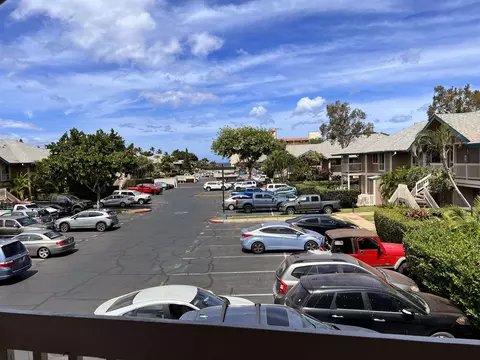 480 Kenolio Rd #10-204, Kihei, HI 96753