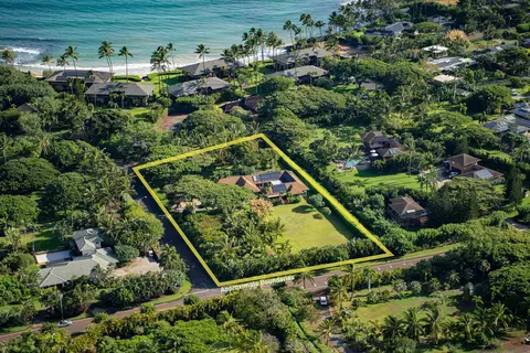 22 Cane Pl, Paia, HI 96779