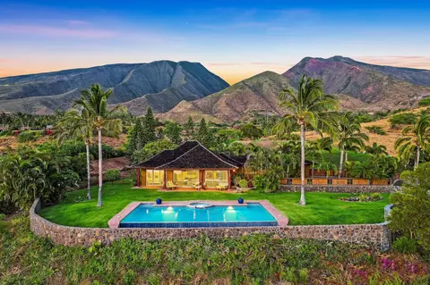 5 Pua Niu Way #B, Lahaina, HI 96761