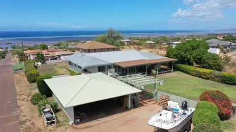 211 Kahinani Pl, Kaunakakai, HI 96748