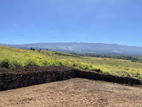 1900 Pulehu Rd, Kula, HI 96790