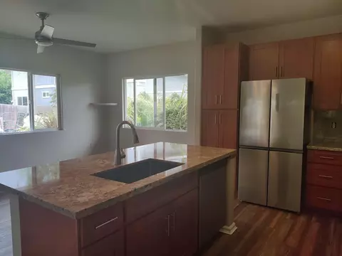 2042 Kahekili Hwy #A, Wailuku, HI 96793