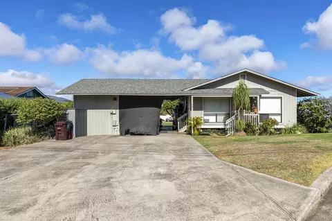 35 Aewa Pl, Makawao, HI 96768