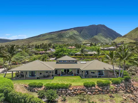 40 Awaiku St #A, Lahaina, HI 96761