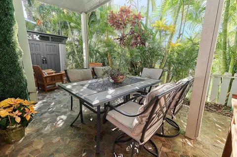 160 Keonekai Rd #11-103, Kihei, HI 96753