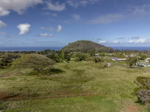 2020 Kokomo Rd, Haiku, HI 96708