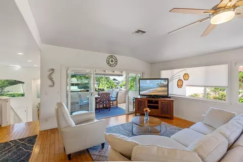 85 Kepola Pl, Lahaina, HI 96761