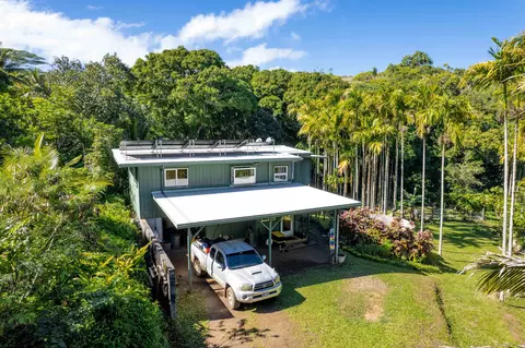 404 Puniawa Rd, Haiku, HI 96708