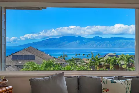 8 Lily Pl, Lahaina, HI 96761