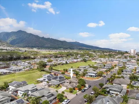 53 Poniu Cir, Wailuku, HI 96793