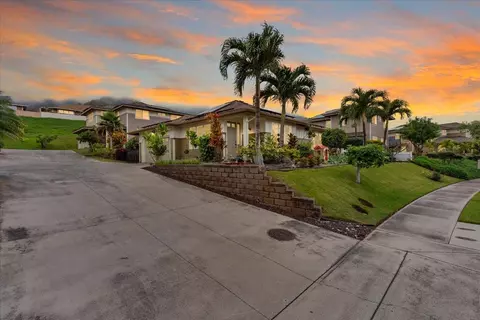 32 Kinohi Loa St, Wailuku, HI 96793