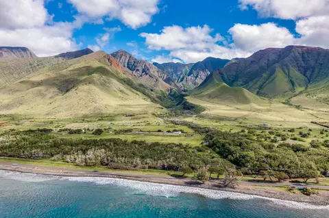 80 Kehalea Pl #B, Lahaina, HI 96761