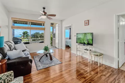 214 Hooulu Ln #303, Wailuku, HI 96793