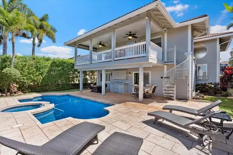 41 Poinciana Rd, Lahaina, HI 96761