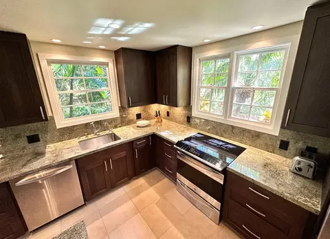 Kitchen - 100 Lio Pl #Q-4, Maunaloa, HI 96770 photo 4 of 6
