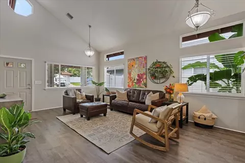 Living - 28 Papahi Loop, Kahului, HI 96732 photo 2 of 5