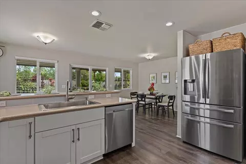 Kitchen - 28 Papahi Loop, Kahului, HI 96732 photo 5 of 7