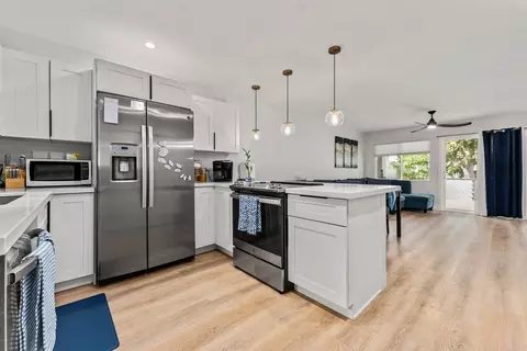 140 Hoomoku St, Kahului, HI 96732