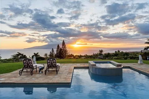 75 E Huapala Pl #B, Lahaina, HI 96761