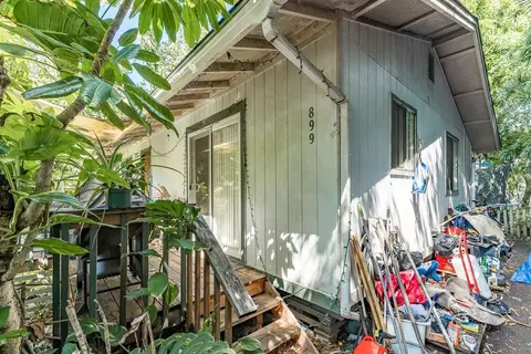 Exterior - 899 Kokomo Rd, Haiku, HI 96708 photo 2 of 6