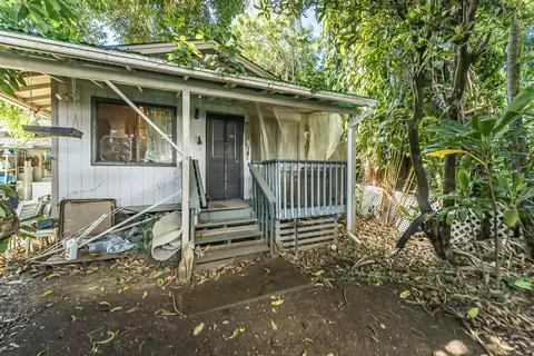Exterior - 899 Kokomo Rd, Haiku, HI 96708 photo 5 of 6