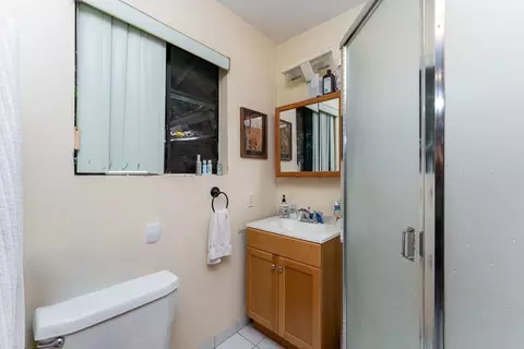 Bath - 899 Kokomo Rd, Haiku, HI 96708 photo 1 of 4