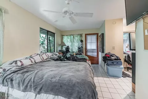 Bedroom - 899 Kokomo Rd, Haiku, HI 96708 photo 1 of 5