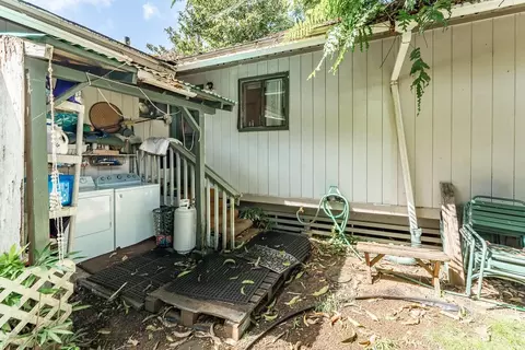 Exterior - 899 Kokomo Rd, Haiku, HI 96708 photo 4 of 6